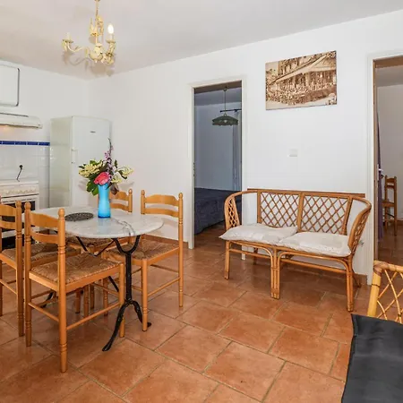 2 Bedroom Gorgeous Apartment In Afa Apartment *